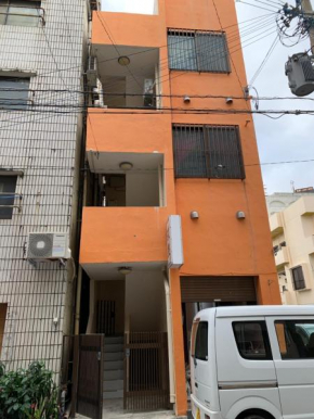 Maximum of 21 people can be rented in one building 3 minutes walk to Tomari Port 10 minutes drive to the airport No parking lot 30 seconds walk from paid parking lot warayunso port city May